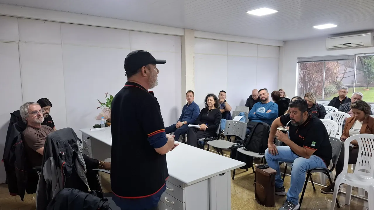 Sindicato de Toledo recebe reunião da Executiva da Fetec-CUT/PR